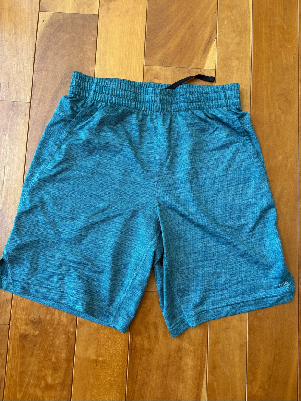 NWOT DSG women’s Blue Teal Performance Shorts athletic longer 8 1/2 inch inseam